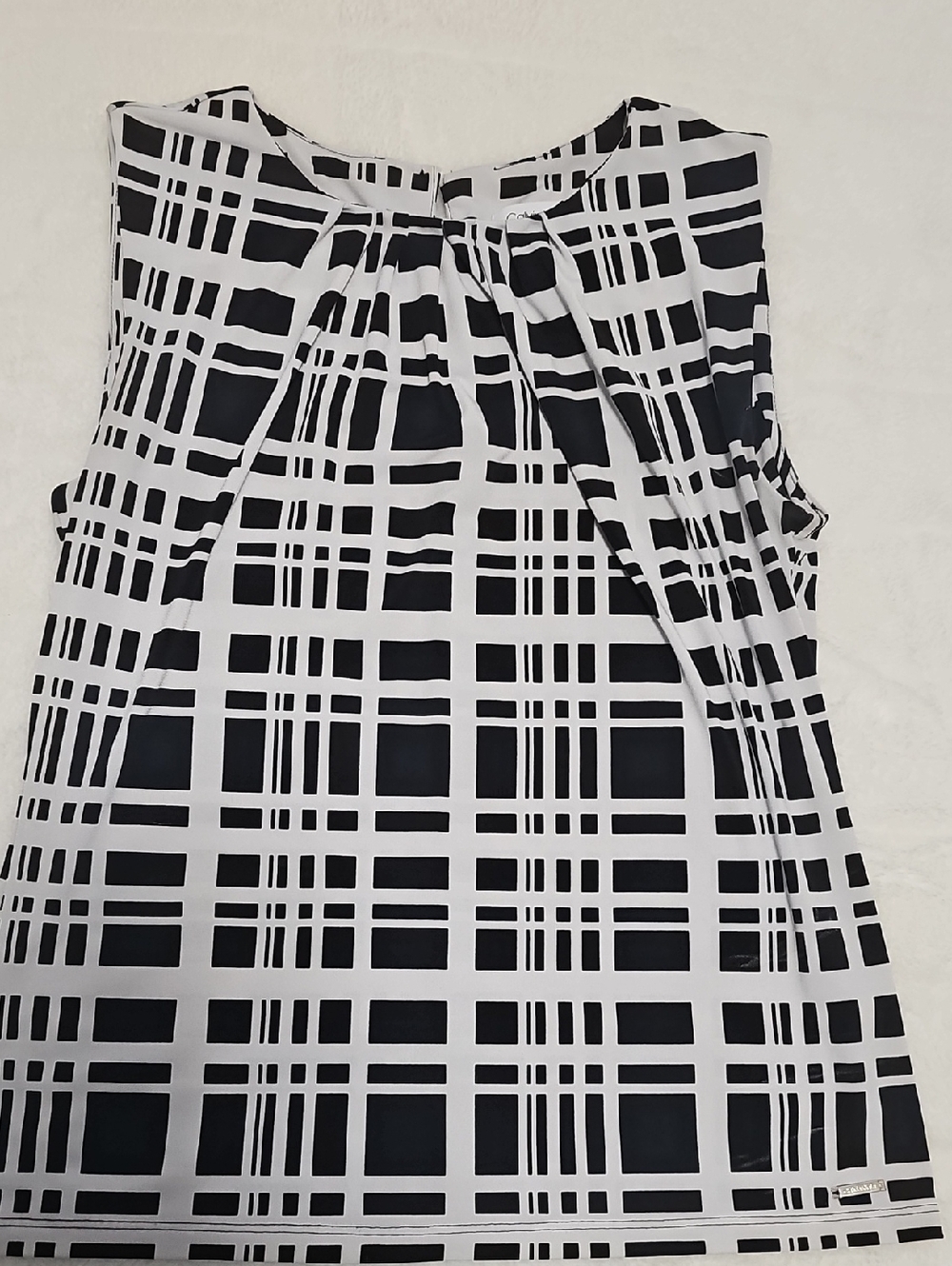 Calvin Klein Black & White Abstract Geometric Sleeveless Top